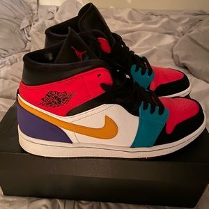 Jordan 1 mid Black History month